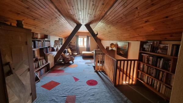 Maison de hameau en pierre au calme