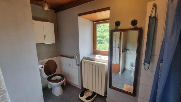 Maison de hameau en pierre au calme