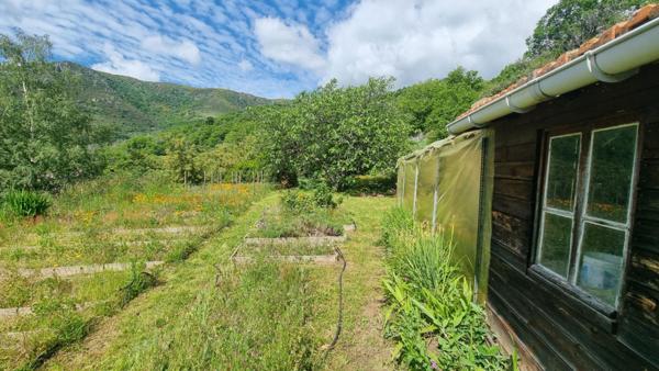 Maison de hameau en pierre au calme