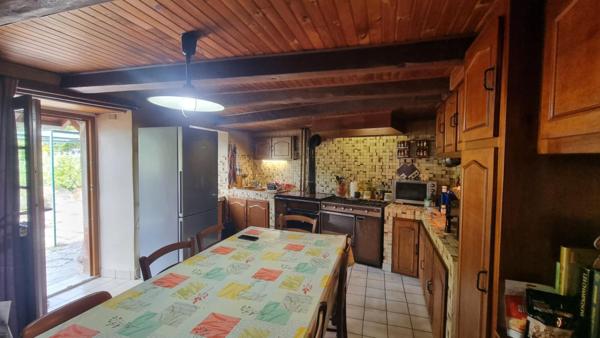 Maison de hameau en pierre au calme