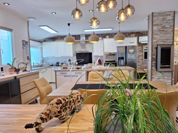 Maison à vendre 6 pièces de 187 m²