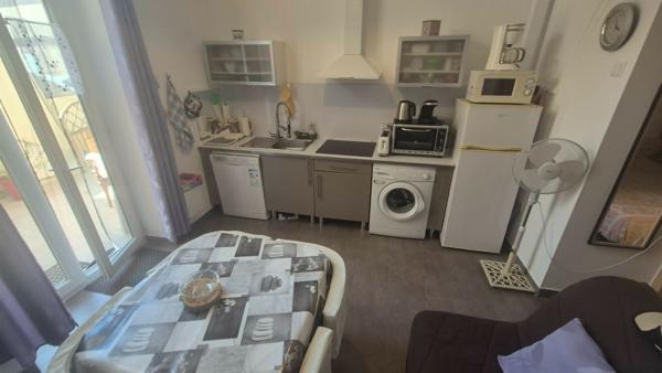 Studio alcôve 21 m² avec terrasse et garage 9 m² en plein centre de Balaruc-les-Bains