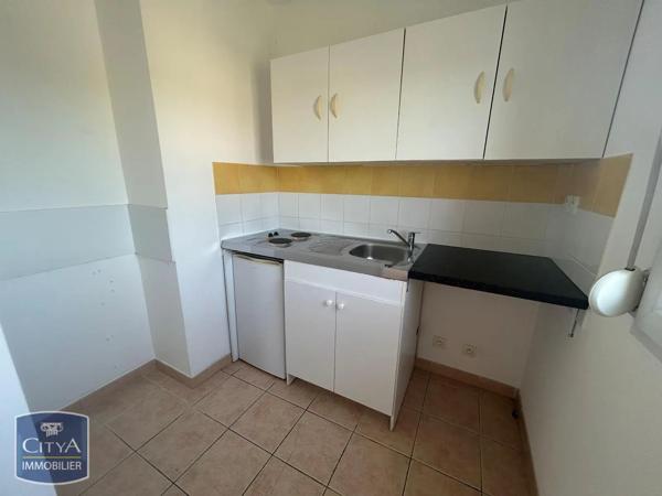 Appartement à louer 1 pièce 30.36m² Saint-Privat-des-Vieux (30340)