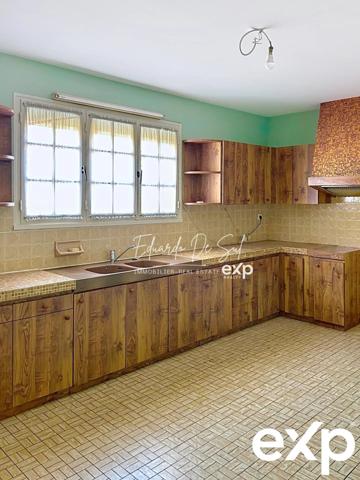 Maison de plain-pied de 124 m² à rafraîchir – 3 chambres + bureau et garage – sur 520 m² de terrain