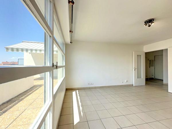 Appartement T2 Lyon en dernier étage avec terrasse
