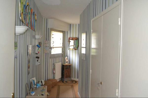 VILLA  D'ARCHITECTE  ANNEES 70 AVEC VUE