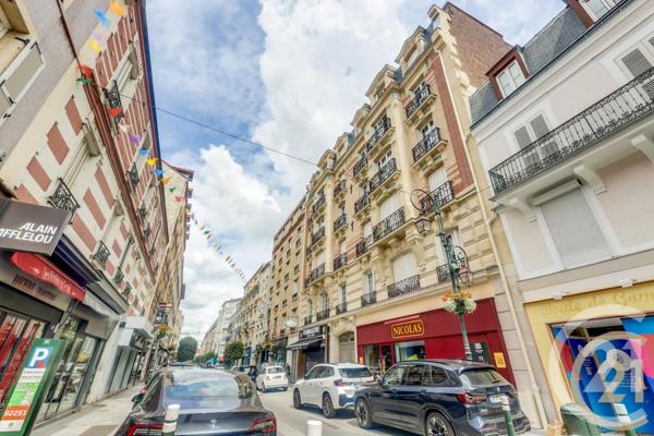 à vendre  372,80 m2 LA GARENNE COLOMBES - 92