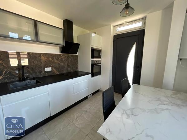 Appartement à louer 2 pièces 41.34m² Oyonnax (01100)