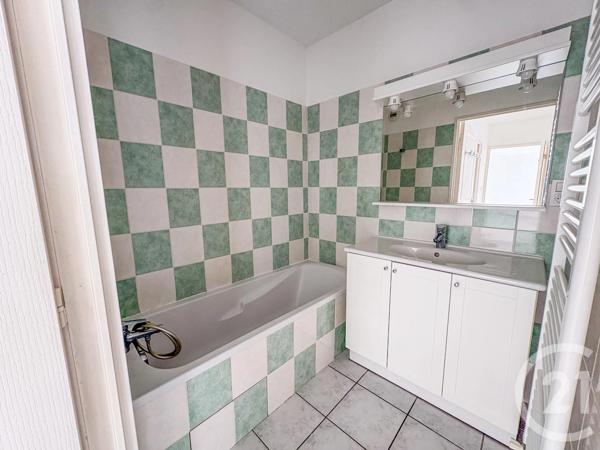 Appartement F3 à vendre  4 pièces - 61,74 m 2   MONTMERLE SUR SAONE  - 01