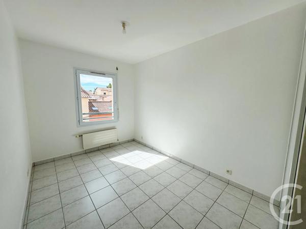 Appartement F3 à vendre  4 pièces - 61,74 m 2   MONTMERLE SUR SAONE  - 01