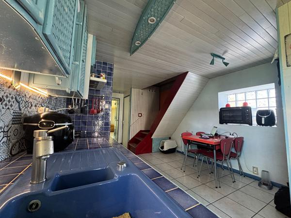 APPARTEMENT / MAISON ATYPIQUE AVEC JARDIN ET STATIONNEMENT CENTRE VILLE HERICOURT