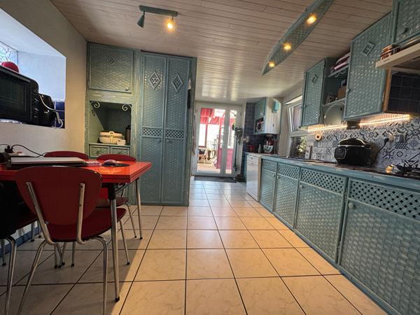 APPARTEMENT / MAISON ATYPIQUE AVEC JARDIN ET STATIONNEMENT CENTRE VILLE HERICOURT