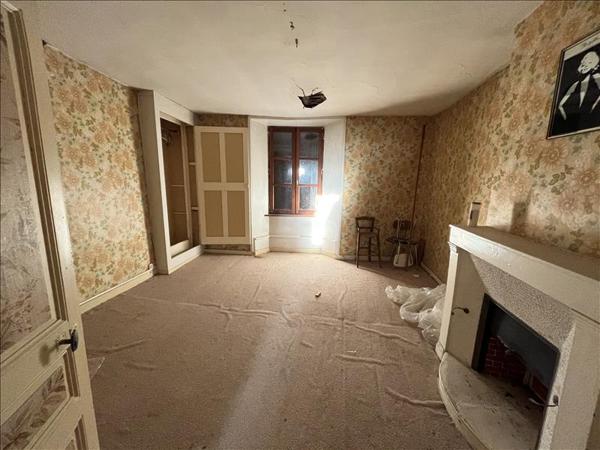 Immeuble à vendre |  Rochechouart |  254 m²