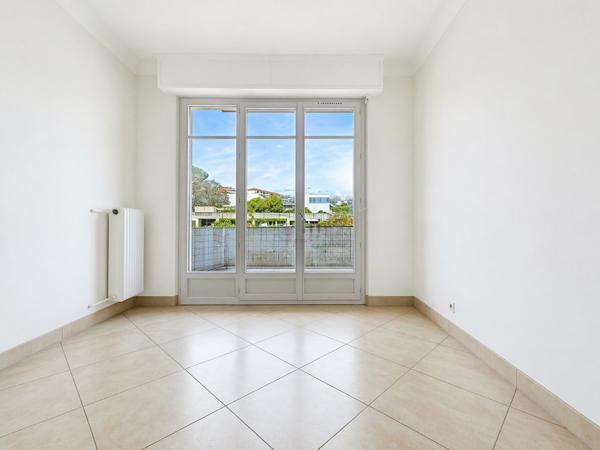 Appartement à NICE (06100)