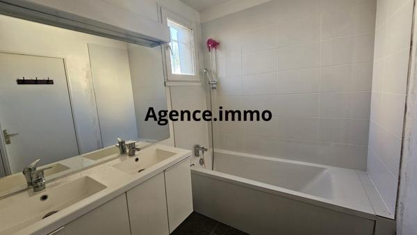 À vendre - Maison mitoyenne 1 côté, 3 pièces située à Persan (95340)