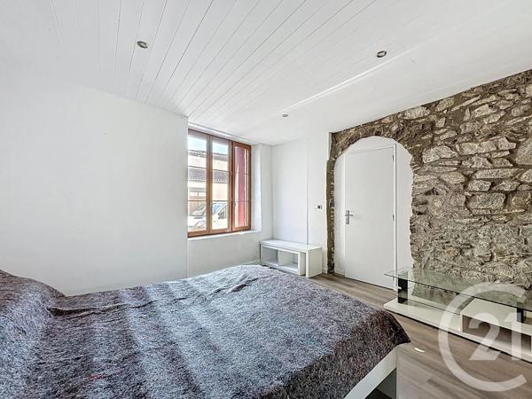 Maison à vendre  7 pièces - 200 m 2   MOZAC  - 63