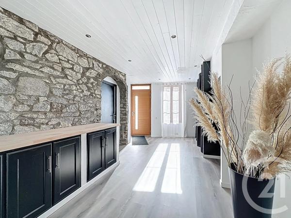 Maison à vendre  7 pièces - 200 m 2   MOZAC  - 63