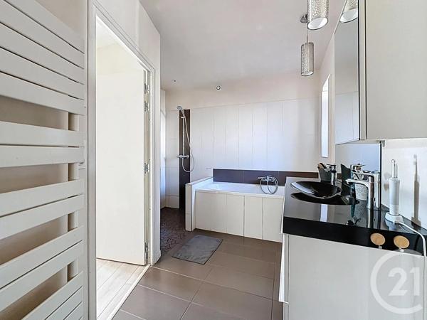 Maison à vendre  7 pièces - 200 m 2   MOZAC  - 63