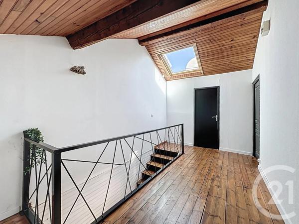 Maison à vendre  7 pièces - 200 m 2   MOZAC  - 63