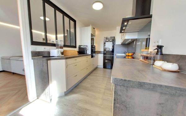 Appartement à vendre    5 pièces • 99,60 m2 Roissy-en-Brie