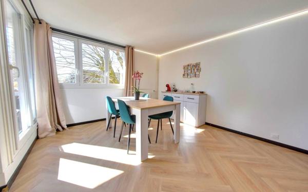 Appartement à vendre    5 pièces • 99,60 m2 Roissy-en-Brie