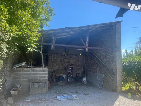 MAISON EN PIERRE AVEC CORPS DE FERME