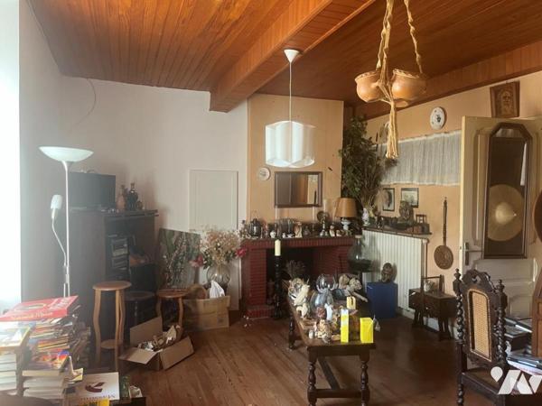 MAISON EN PIERRE AVEC CORPS DE FERME