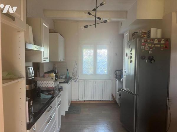 MAISON EN PIERRE AVEC CORPS DE FERME