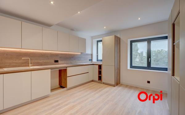 Appartement à vendre    5 pièces • 130,56 m2 Écully