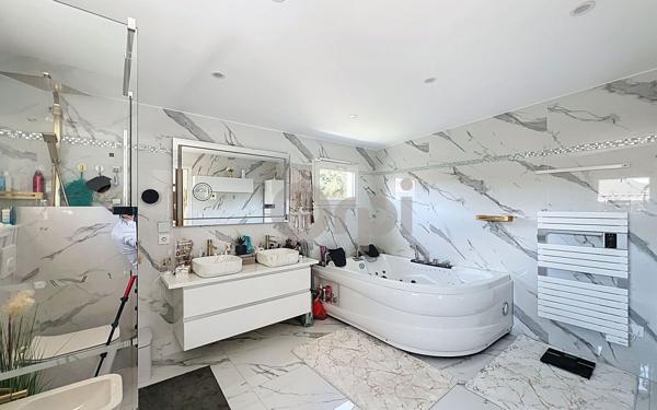 Maison à vendre    4 pièces •  Taradeau