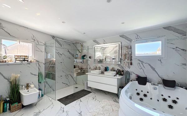 Maison à vendre    4 pièces •  Taradeau