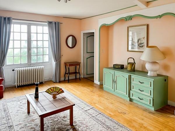 Élégante propriété 252m2 avec parc arboré, piscine à Montgivray