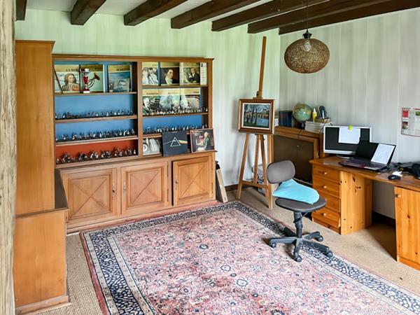 Élégante propriété 252m2 avec parc arboré, piscine à Montgivray