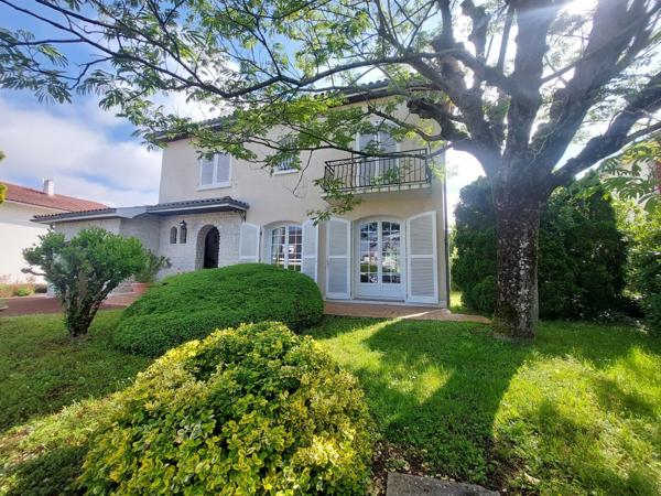 Maison famailiale de 155 m² avec garage, cave et jardin clos