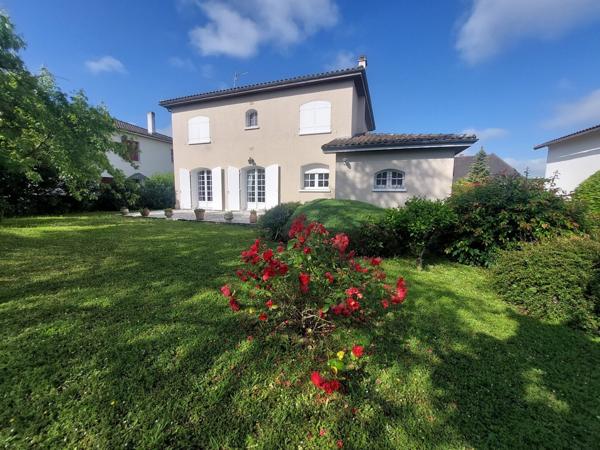 Maison famailiale de 155 m² avec garage, cave et jardin clos