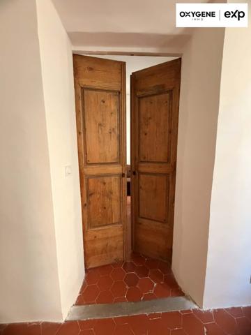 Perpignan, charme de l’ancien rénové, 54 m² avec patio, cave et fort potentiel à 72 000 €