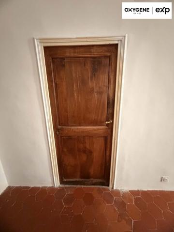 Perpignan, charme de l’ancien rénové, 54 m² avec patio, cave et fort potentiel à 72 000 €