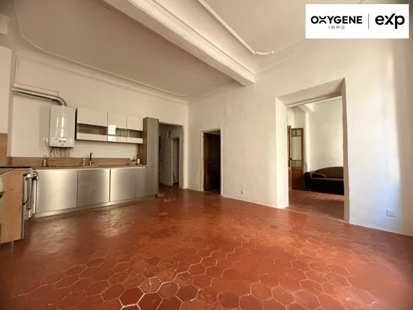 Perpignan, charme de l’ancien rénové, 54 m² avec patio, cave et fort potentiel à 72 000 €