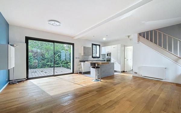 Maison à vendre    5 pièces • 168 m2 Suresnes