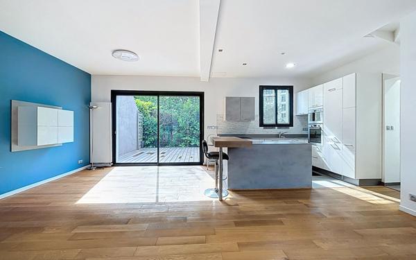 Maison à vendre    5 pièces • 168 m2 Suresnes