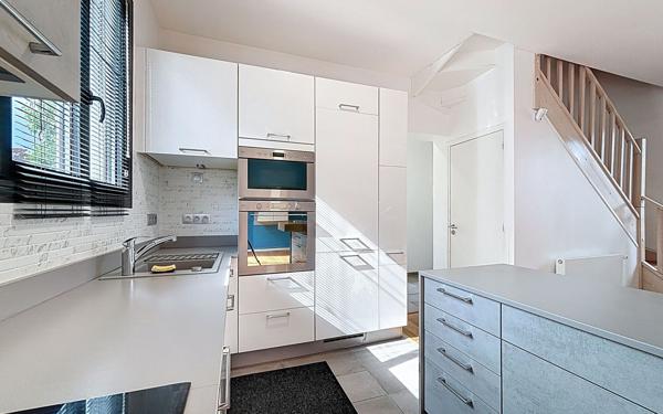 Maison à vendre    5 pièces • 168 m2 Suresnes