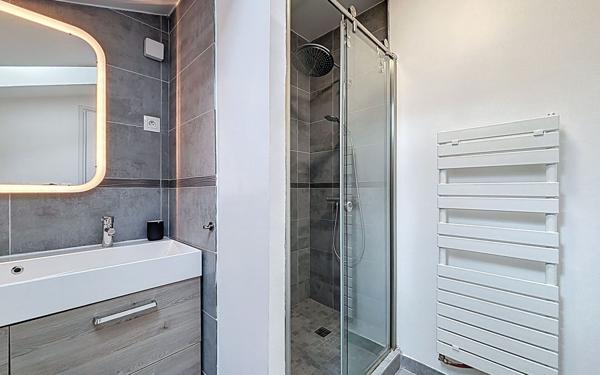 Maison à vendre    5 pièces • 168 m2 Suresnes