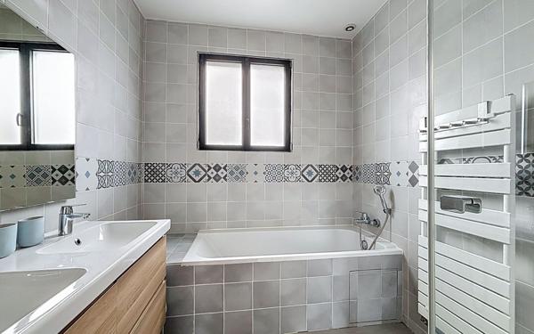 Maison à vendre    5 pièces • 168 m2 Suresnes