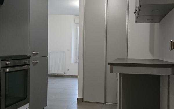 Appartement à louer    1 pièce • 27,96 m2 Noisy-le-Grand