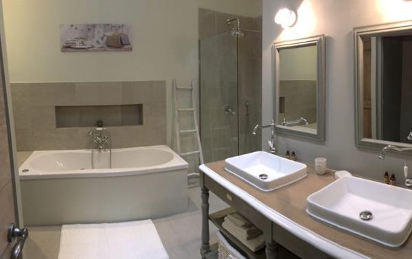 Robion (84440) Propriété 800 m2