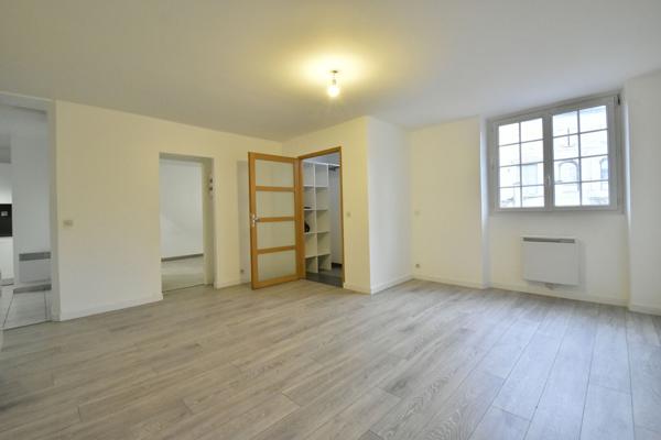 À vendre : Appartement 2 pièces à LE TREMBLAY SUR MAULDRE