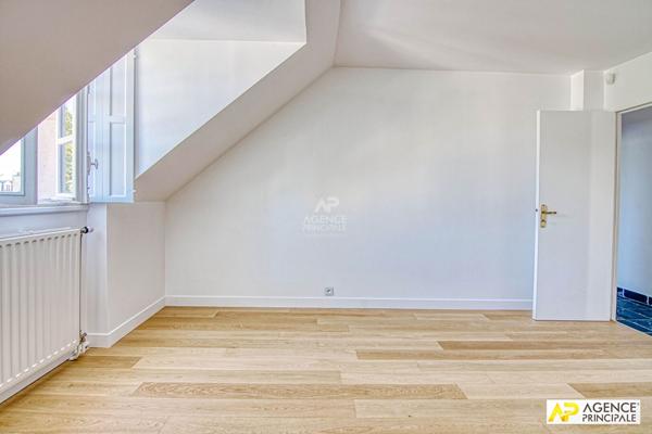 Versailles Parc Appartement 4 pièces 111m² au sol (100m² carrez) situé au 3ème et dernier étage avec ascenseur, cave et parking €995 000 ** - Référence 27687