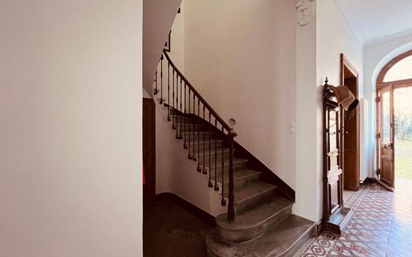 Maison à vendre    7 pièces •  Aigues-Vives