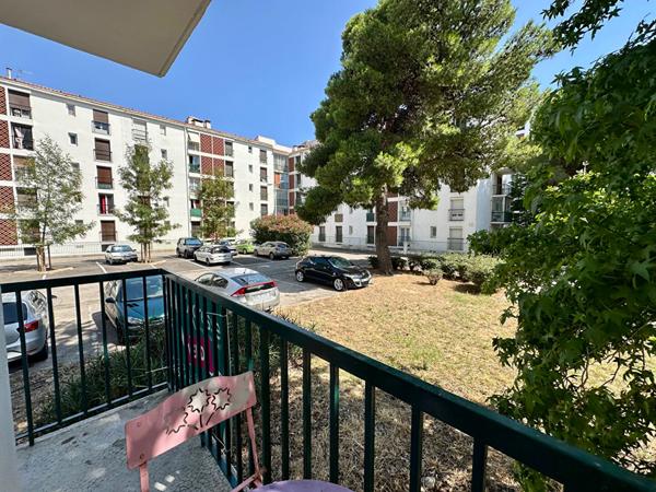 Bel Appartement lumineux 3 pièce(s), balcon, cave sur palier secteur Vertefeuille / Moulin à vent