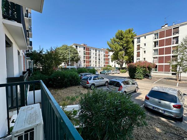 Bel Appartement lumineux 3 pièce(s), balcon, cave sur palier secteur Vertefeuille / Moulin à vent